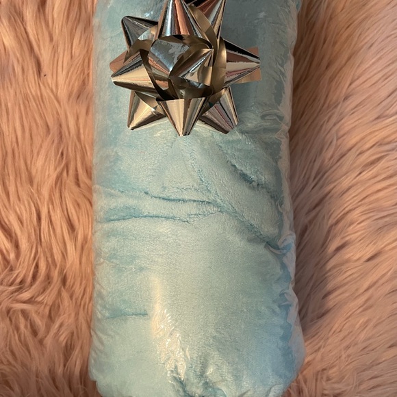 Brand new MEOW plushy comfy cozy lounge set. 🐱BLUE! ✨ - Picture 3 of 16